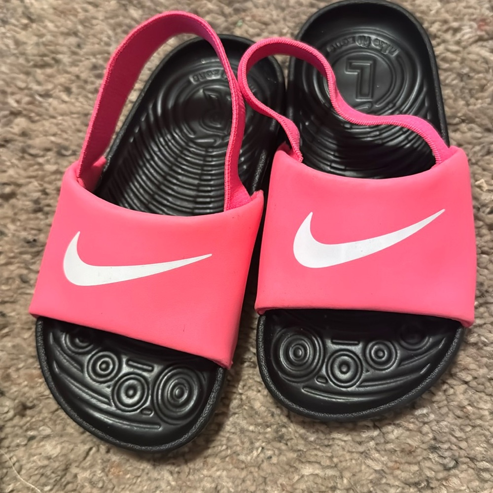 Toddler Nike slides - Pink - 8C
